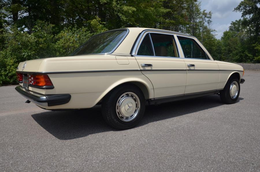  Mercedes-Benz 240 D (Bm.123.123) 1983 года  (EU) (фото 6 из 80)